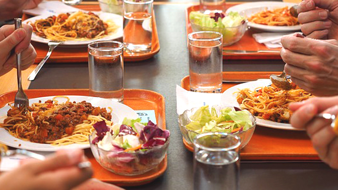 Picture of ultra-processed food served at lunch in a cafeteria