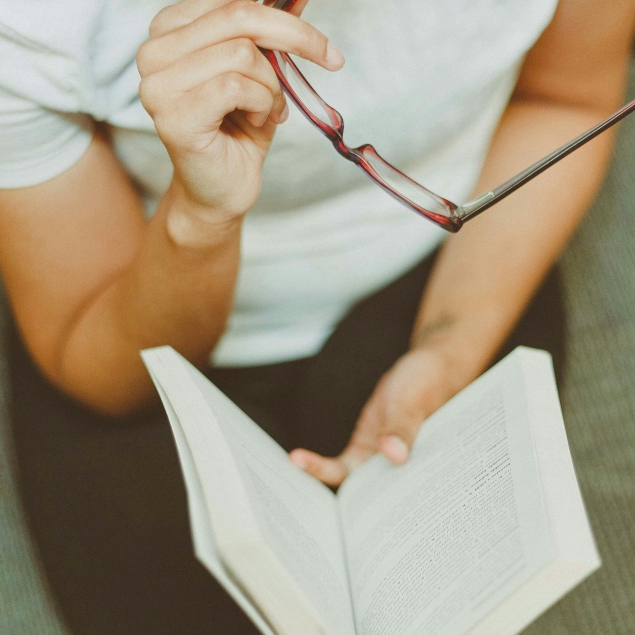 Academic reading through scholarly article